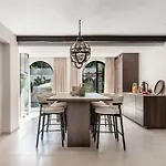 Jazmine Exquisite Oasis Nuva Andalucia Villa *