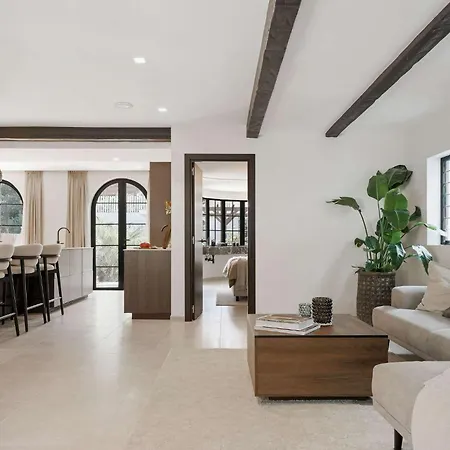 Jazmine Exquisite Oasis Nuva Andalucia Villa *