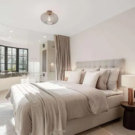 Jazmine Exquisite Oasis Nuva Andalucia Villa *