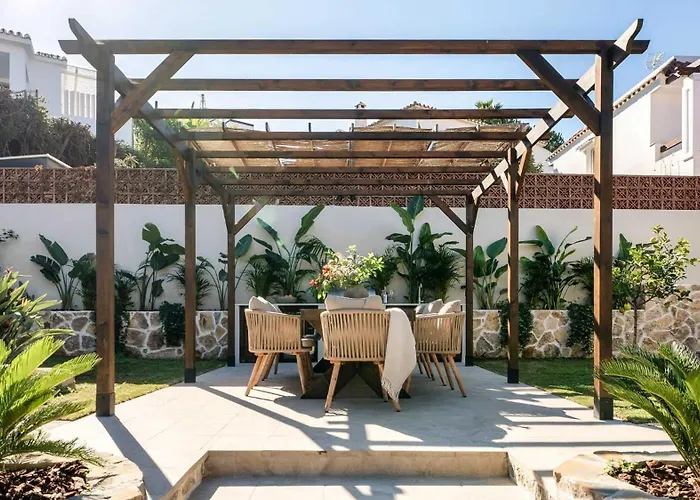 Jazmine Exquisite Oasis Nuva Andalucia Вилла *