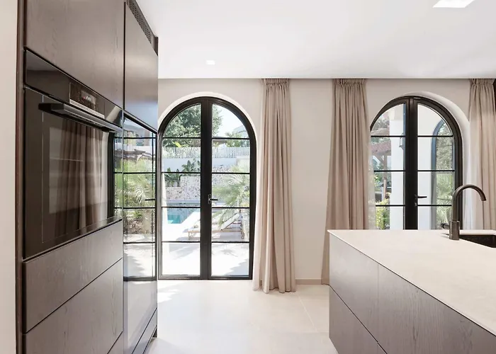 Jazmine Exquisite Oasis Nuva Andalucia *