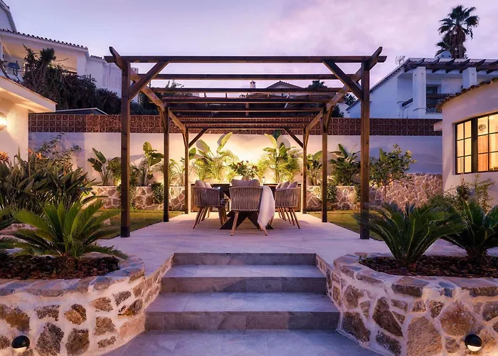 Jazmine Exquisite Oasis Nuva Andalucia Вилла *