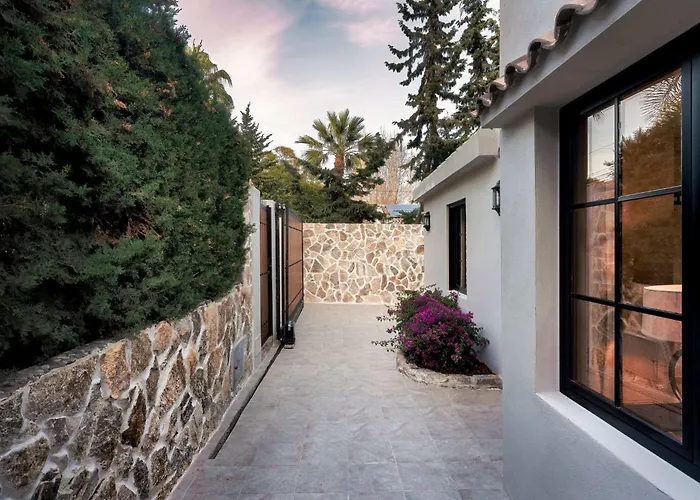 Jazmine Exquisite Oasis Nuva Andalucia Вилла Марбелья