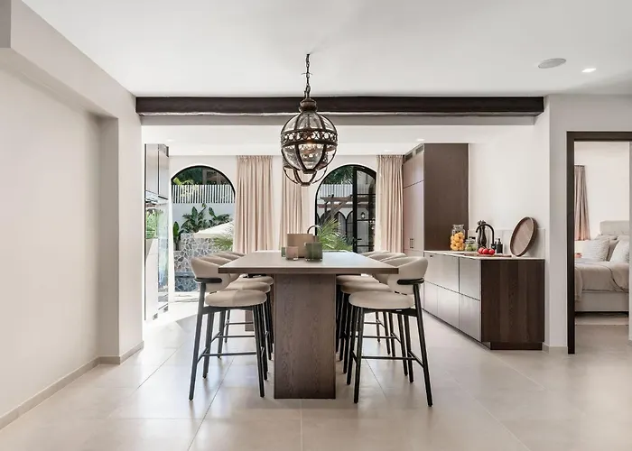 Jazmine Exquisite Oasis Nuva Andalucia Villa *