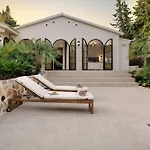Jazmine Exquisite Oasis Nuva Andalucia Villa *